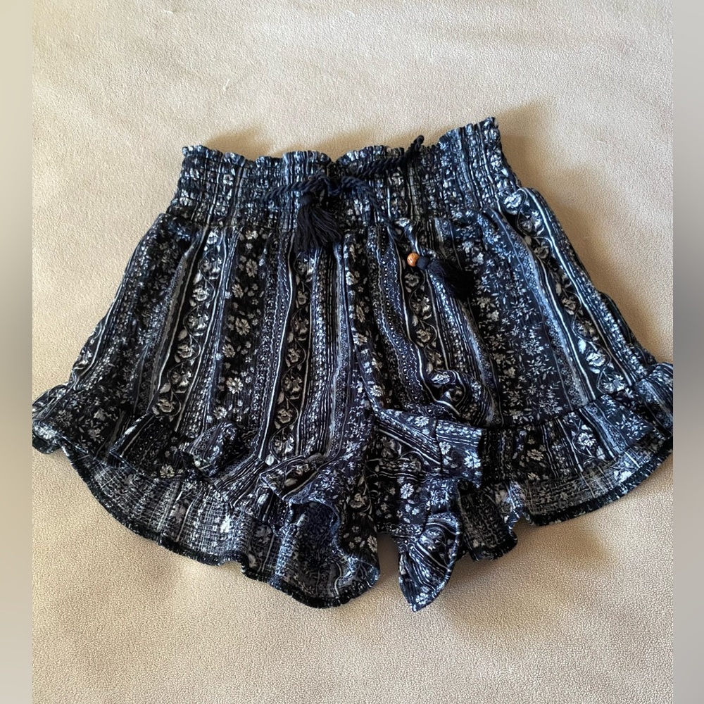 Flowey floral short